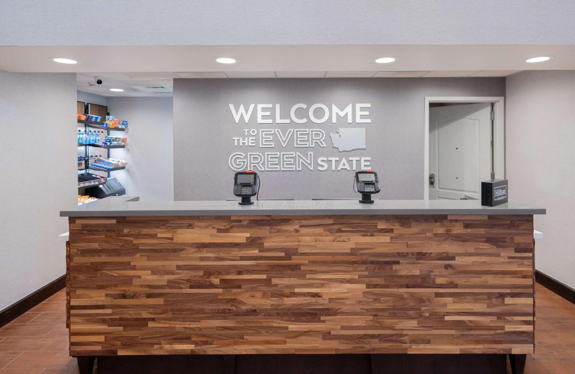 Hampton Inn & Suites By Hilton Seattle/Kent Exteriör bild