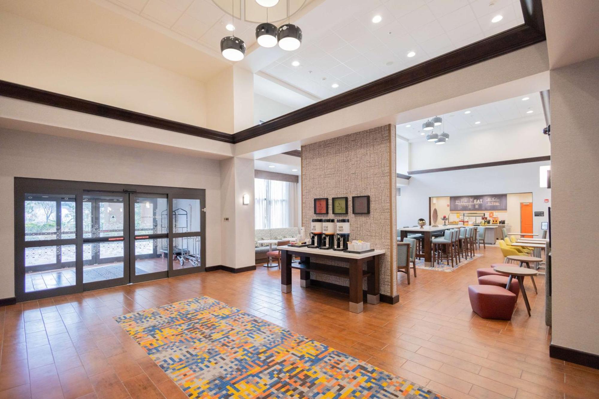 Hampton Inn & Suites By Hilton Seattle/Kent Exteriör bild