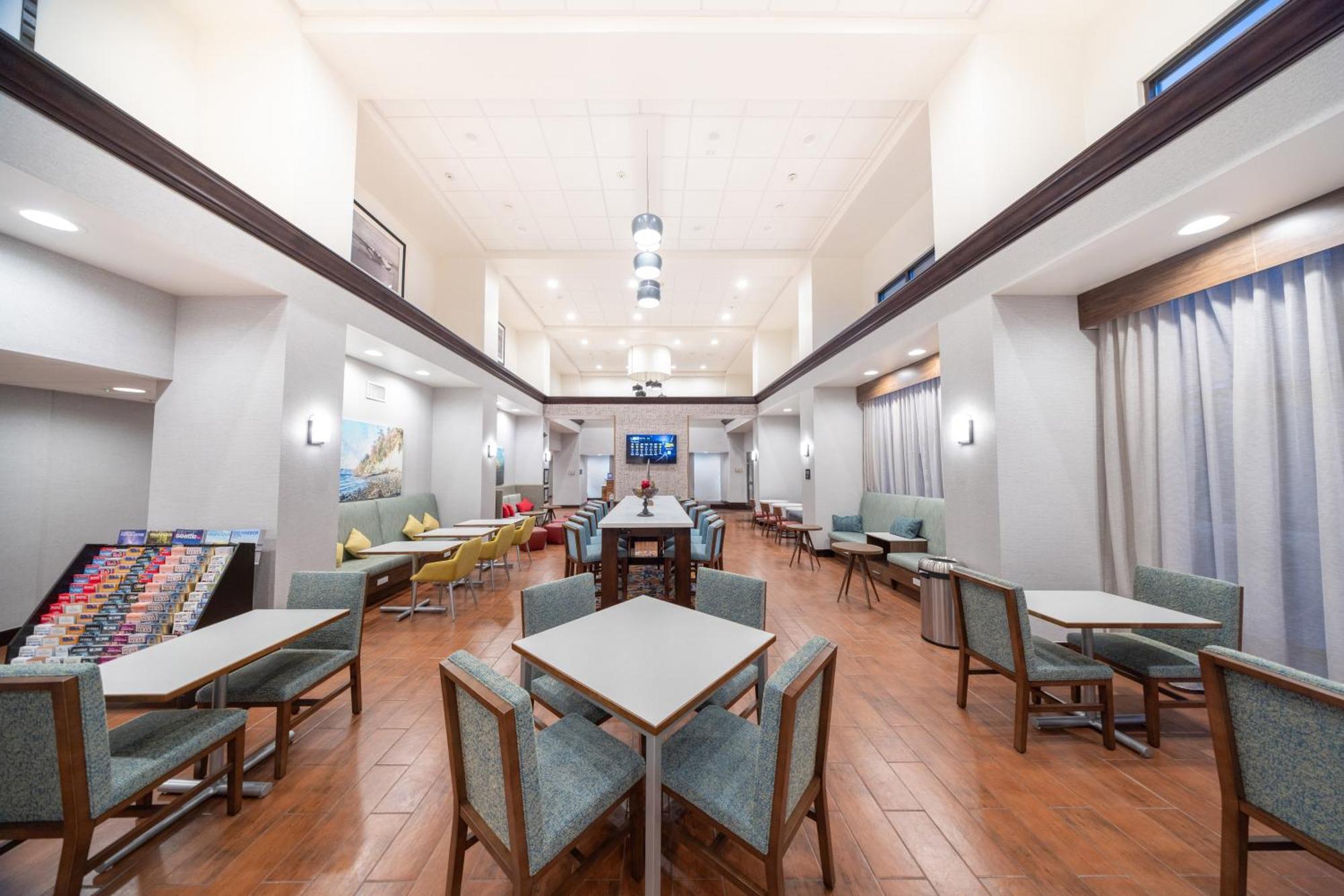Hampton Inn & Suites By Hilton Seattle/Kent Exteriör bild