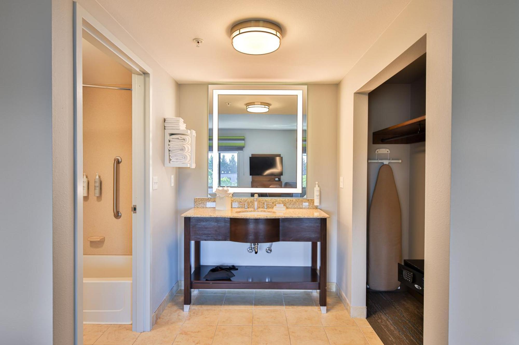 Hampton Inn & Suites By Hilton Seattle/Kent Exteriör bild